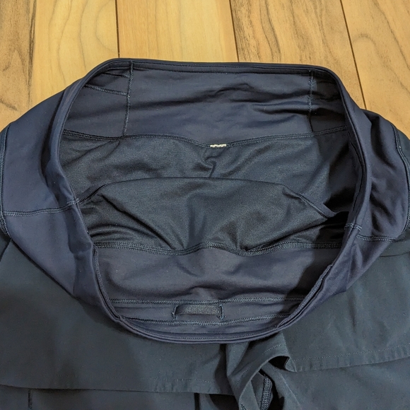 EUC! Lululemon Speed Up Shorts In Dark Blue Size 10 - Picture 3 of 14